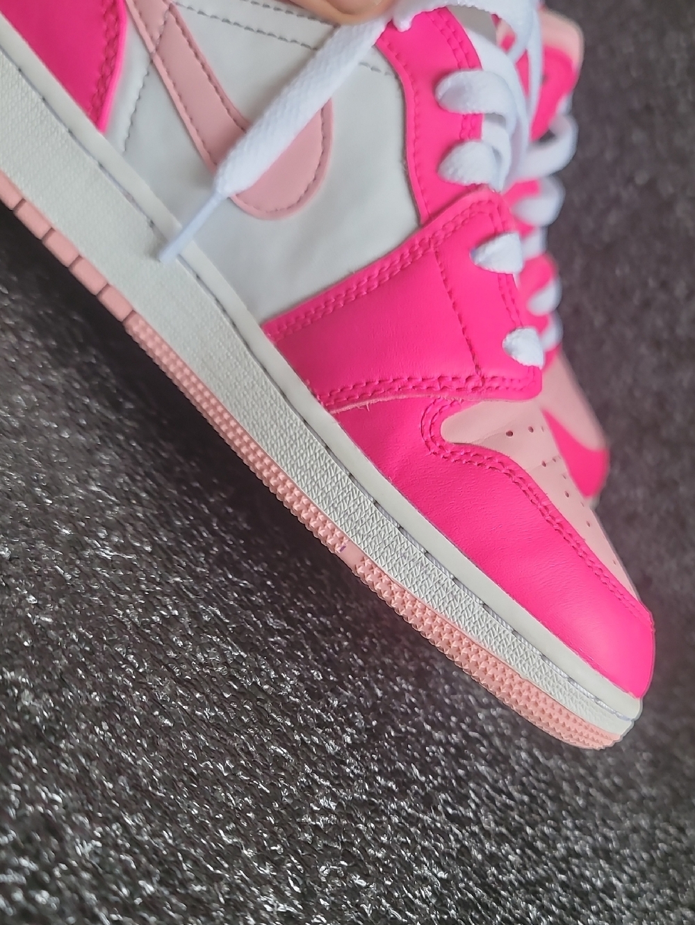 Nike Air Jordan 1 Mid "Fierce Pink" Wmns 5.5 - Picture 12 of 15